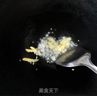 爆炒墨鱼的做法步骤：3