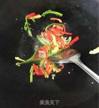 爆炒墨鱼的做法步骤：4