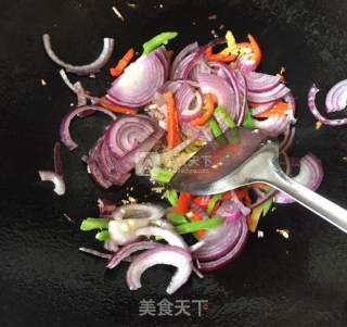 爆炒墨鱼的做法步骤：5