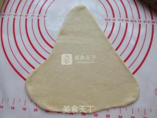 蛋黄牛角包的做法步骤：8