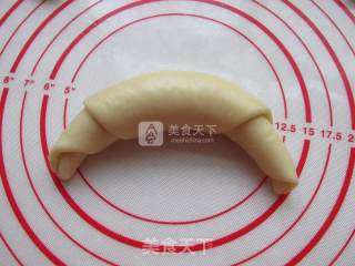 蛋黄牛角包的做法步骤：10