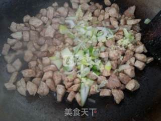尖椒猪肉炸酱的做法步骤：6