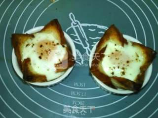 土司鸡蛋杯的做法步骤：9