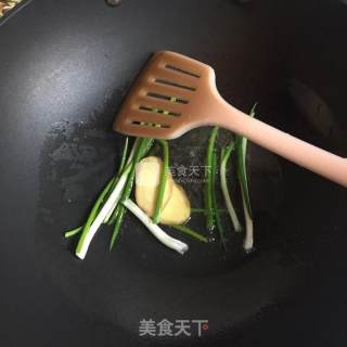 鱼头炖豆腐的做法步骤：3