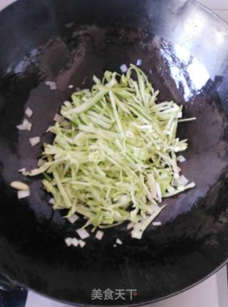 包菜炒粉丝的做法步骤：5