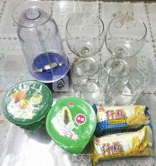 酸奶木康杯的做法步骤：1