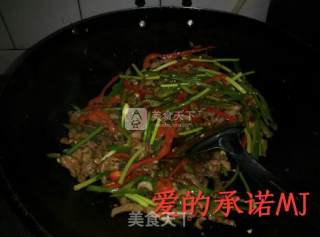 青红椒蒜苔肉丝的做法步骤：7