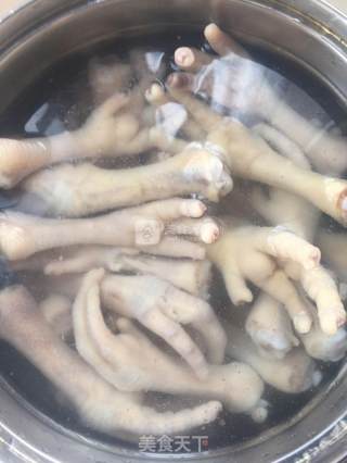 卤鸡爪的做法步骤：2