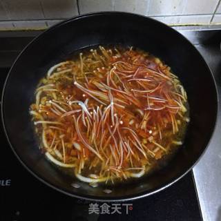 金针菇肥牛汤的做法步骤：2