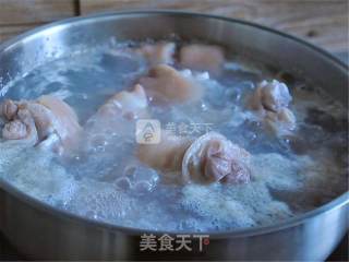 玉米炖猪蹄儿的做法步骤：3