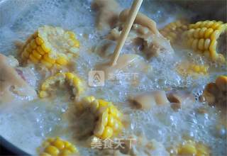 玉米炖猪蹄儿的做法步骤：7