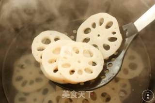 胭脂藕一厨作铸铁锅版的做法步骤：3