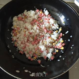 瑶宝蛋炒饭的做法步骤：8