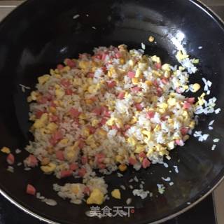 瑶宝蛋炒饭的做法步骤：9