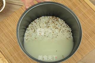苦荞蒸米饭的做法步骤：3