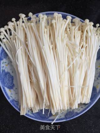 超级简单拌金针菇的做法步骤：2
