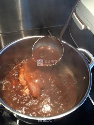 酱猪肘的做法步骤：6