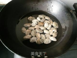 咖喱蛤蜊烩豆腐的做法步骤：2