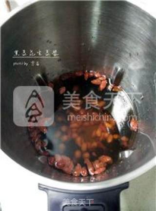 【健康饮品】黑豆花生豆浆的做法步骤：3