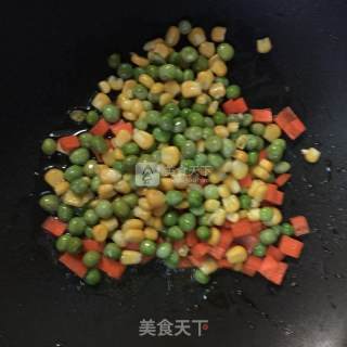 培根虾仁芝士焗饭的做法步骤：5