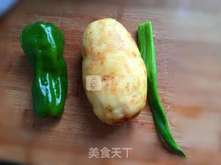 清炒土豆丝的做法步骤：1