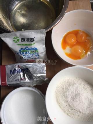 海绵蛋糕之电饭锅版的做法步骤：1