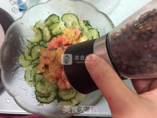 三文鱼黄瓜沙拉的做法步骤：10