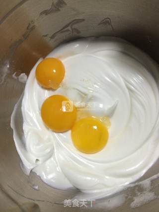 巧克力海绵杯子蛋糕的做法步骤：3
