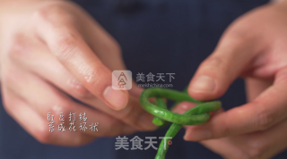 鲜虾沙拉豇豆花的做法步骤：4