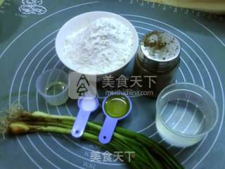 烫面椒盐葱香软饼的做法步骤：1