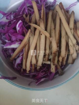 凉拌紫甘蓝的做法步骤：3