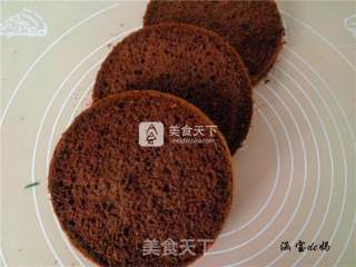草莓奶油蛋糕的做法步骤：2
