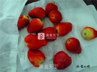 草莓奶油蛋糕的做法步骤：3
