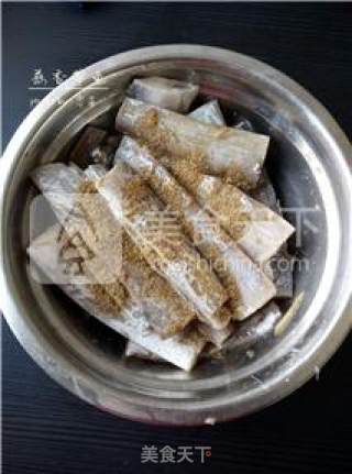 【简单也能美味】蒜香带鱼的做法步骤：3