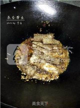 【简单也能美味】蒜香带鱼的做法步骤：7