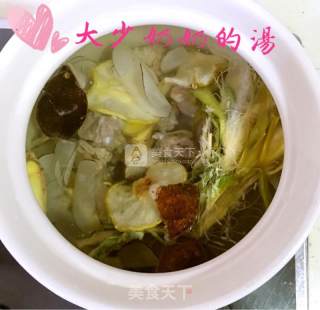霸王花海底椰清心汤的做法步骤：3