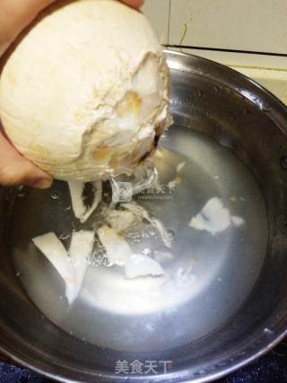 椰子鸡火锅的做法步骤：2