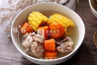 胡萝卜玉米筒骨汤的做法步骤：4