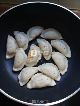 韭菜木耳酥饺的做法步骤：11