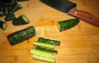 【桃李厨艺】这样腌的黄瓜可好吃了，给肉都不换！的做法步骤：3
