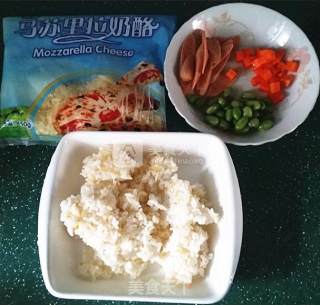 火腿肠芝士焗饭的做法步骤：1
