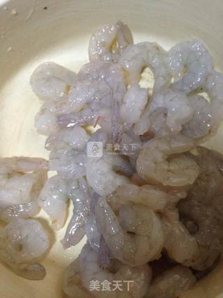 茄汁虾仁的做法步骤：1