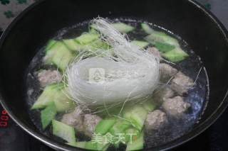瓜片粉丝肉丸汤的做法步骤：7