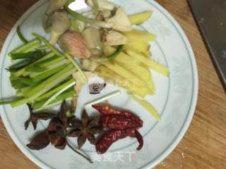 香菇烧鸡的做法步骤：4
