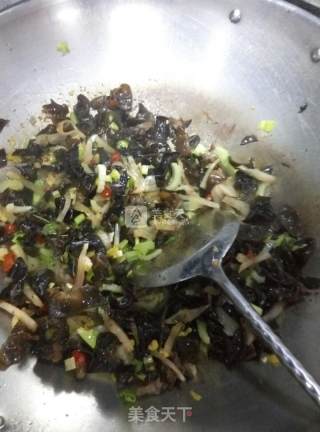 泡椒木耳肉丝的做法步骤：5