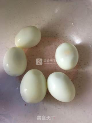 虎皮卤蛋的做法步骤：1