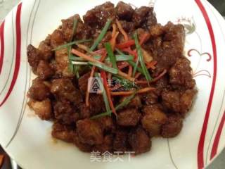 糖醋里脊肉的做法步骤：1