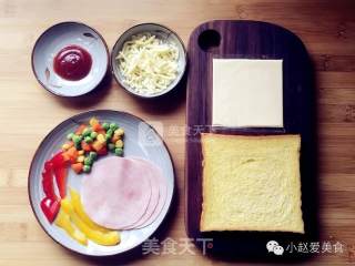 我们都不是天生的好厨子 | 10分钟出炉，4步学做香喷喷的吐司Pizza~的做法步骤：1