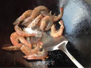 茼蒿炒海虾的做法步骤：7
