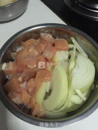 咖喱鸡肉饭的做法步骤：2